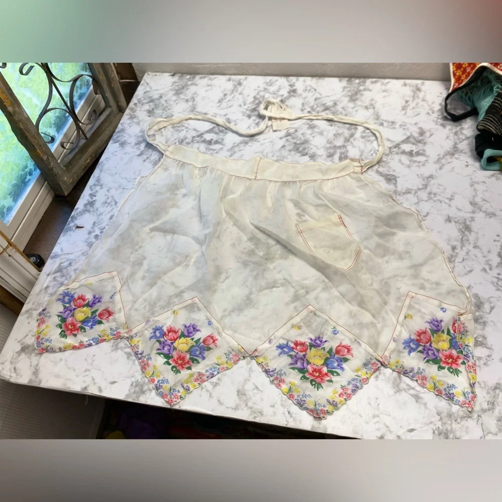Vintage White Sheer Floral Cooking Kitchen Waist Apron with Pocket